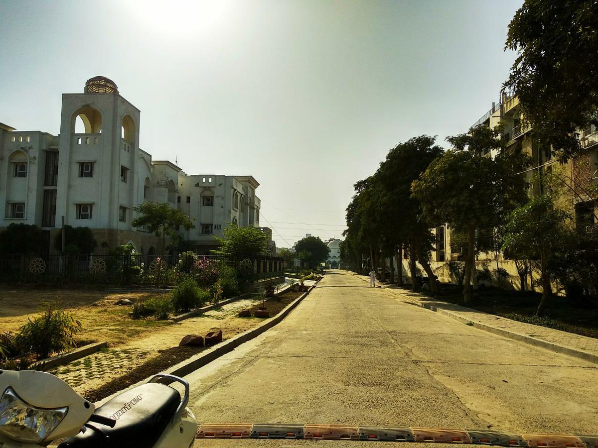 The Radiance Suites And Apartment Neu-Delhi Exterior foto