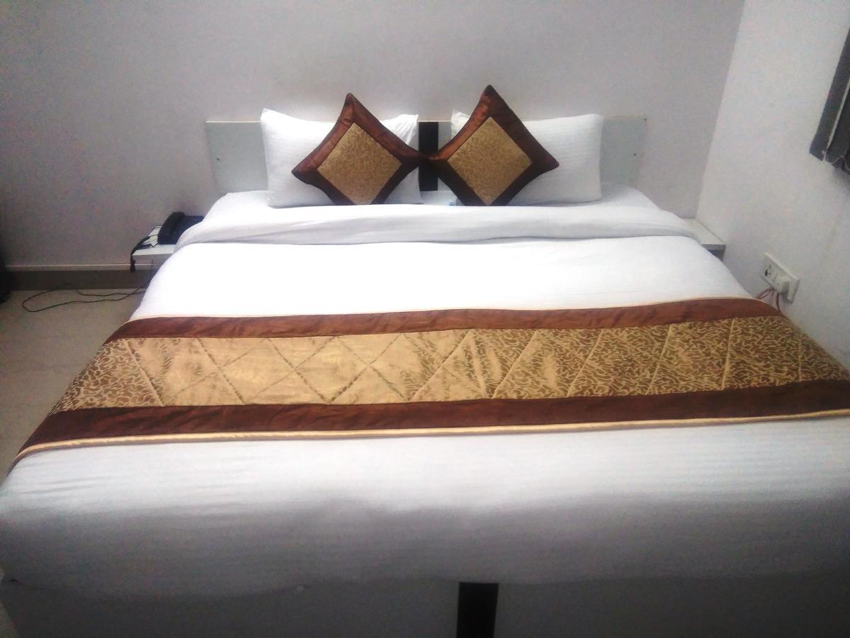 The Radiance Suites And Apartment Neu-Delhi Exterior foto