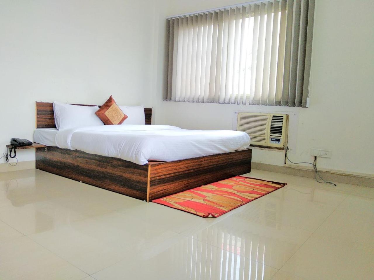 The Radiance Suites And Apartment Neu-Delhi Exterior foto