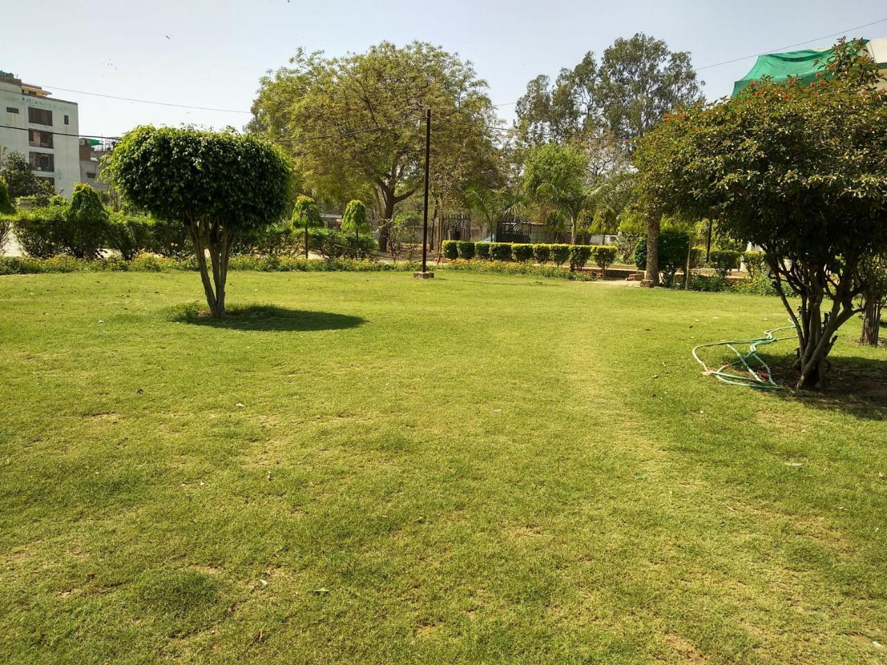 The Radiance Suites And Apartment Neu-Delhi Exterior foto
