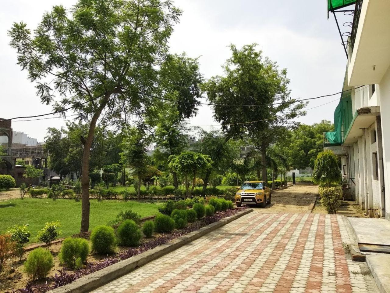 The Radiance Suites And Apartment Neu-Delhi Exterior foto